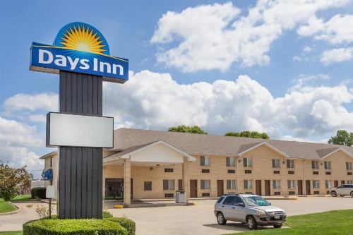 Days Inn by Wyndham Charleston image 14
