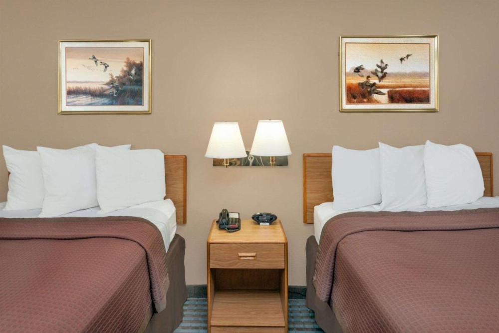 Days Inn by Wyndham Charleston Image 20