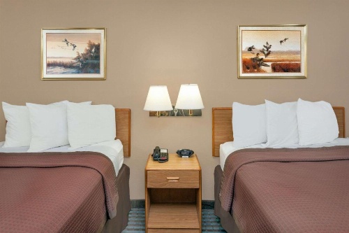 Days Inn by Wyndham Charleston image 20