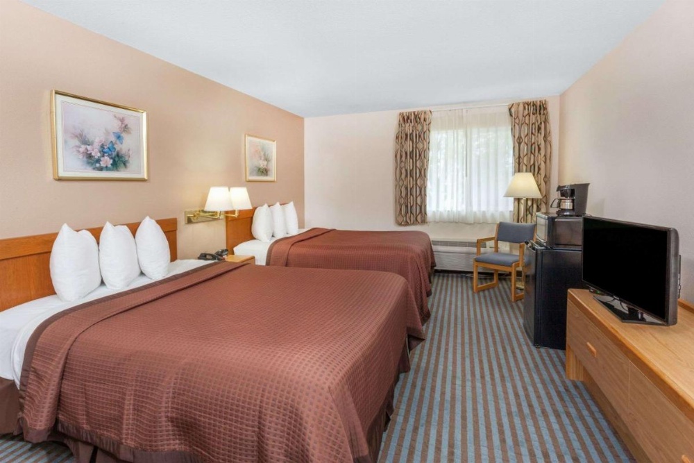 Days Inn by Wyndham Charleston Image 27