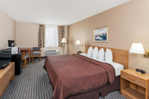 Days Inn by Wyndham Charleston image 6